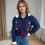 Damen Strickjacke mit floralen Stickereien und dekorativen Knöpfen R&B