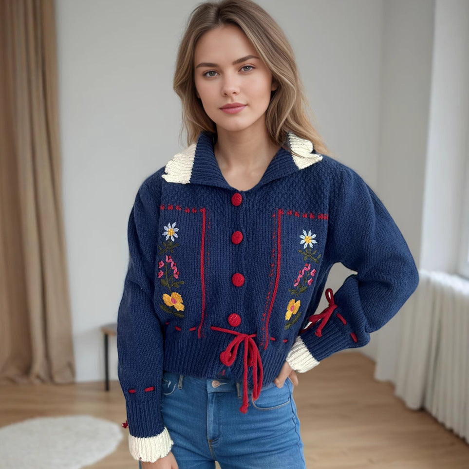 Damen Strickjacke mit floralen Stickereien und dekorativen Knöpfen R&B