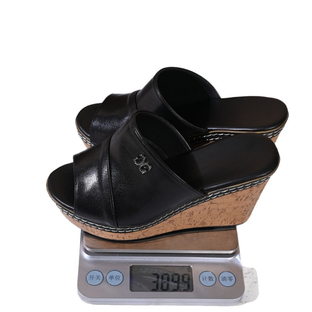 Damen Wedge-Pantoletten mit modischem Metallic-Obermaterial und komfortablem Korkfußbett R&B