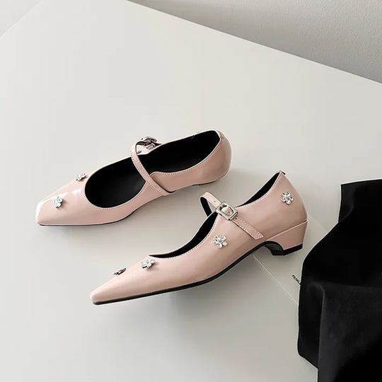 Damen Ballerina-Schuhe mit verziertem Riemen und glänzenden Applikationen R&B