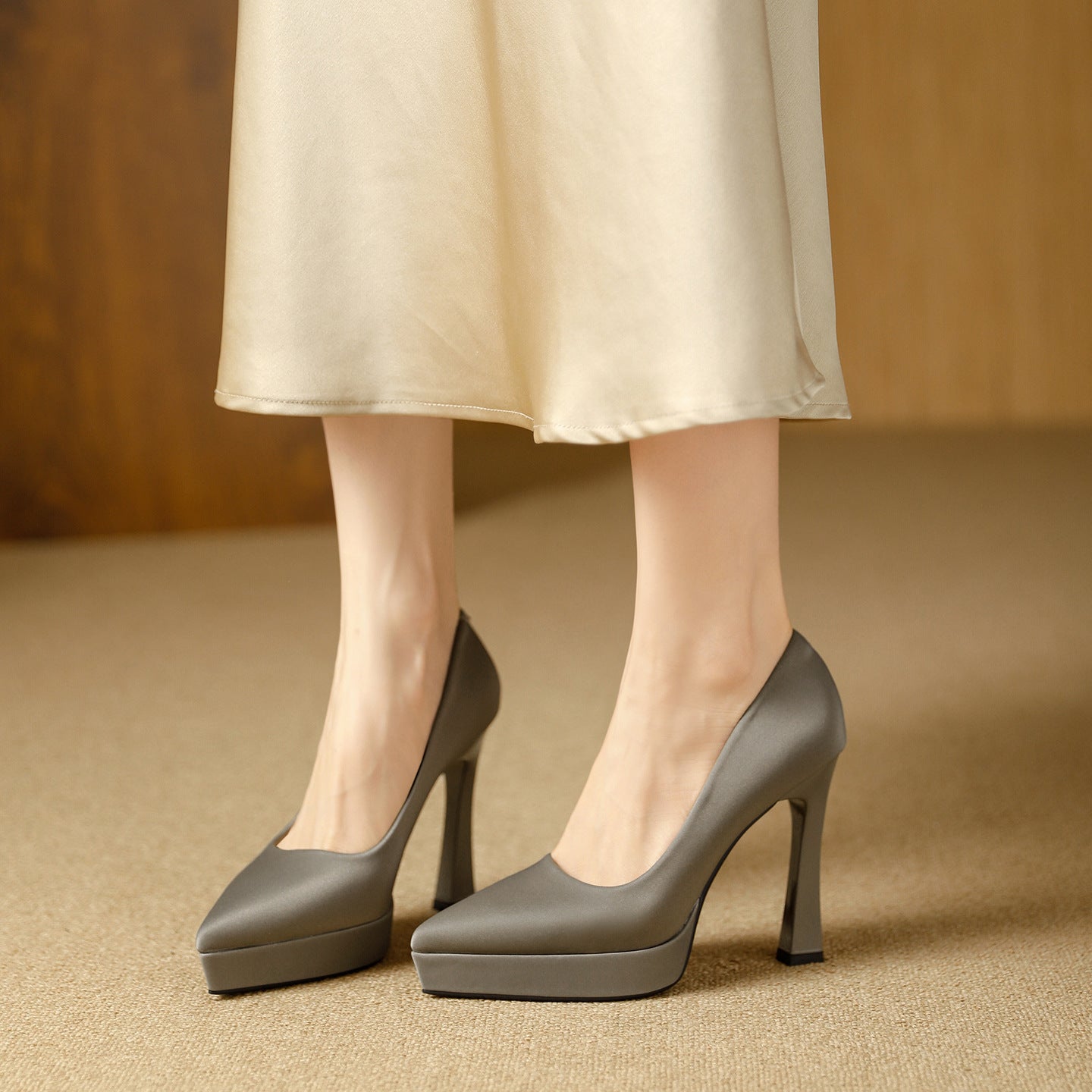 Damen Elegante Plateau-Pumps mit transparenter Absatzgestaltung