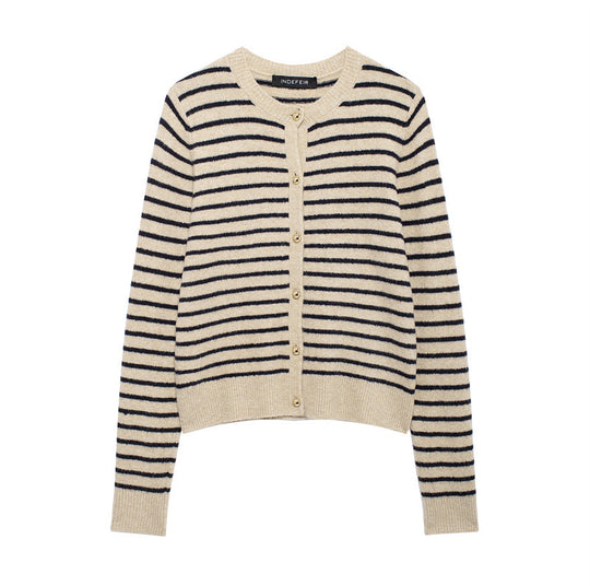 Damen Strickjacke mit feinem Streifenmuster und eleganten Knopfdetails R&B