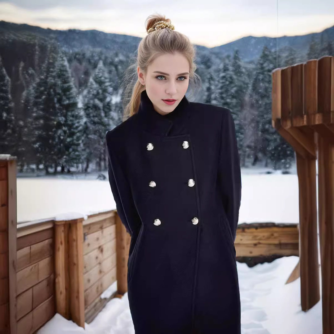 Damen Eleganter Kurz-Mantel mit doppelter Knopfreihe und seidigen Details R&B