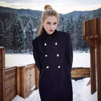 Damen Eleganter Kurz-Mantel mit doppelter Knopfreihe und seidigen Details R&B