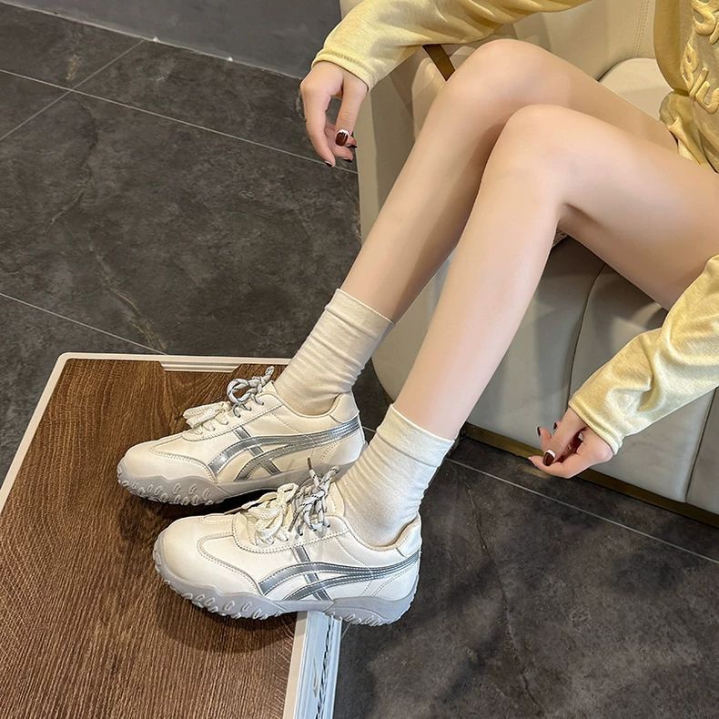 Damen Sportliche Sneaker mit bequemem Schnürsystem und robustem Profil R&B