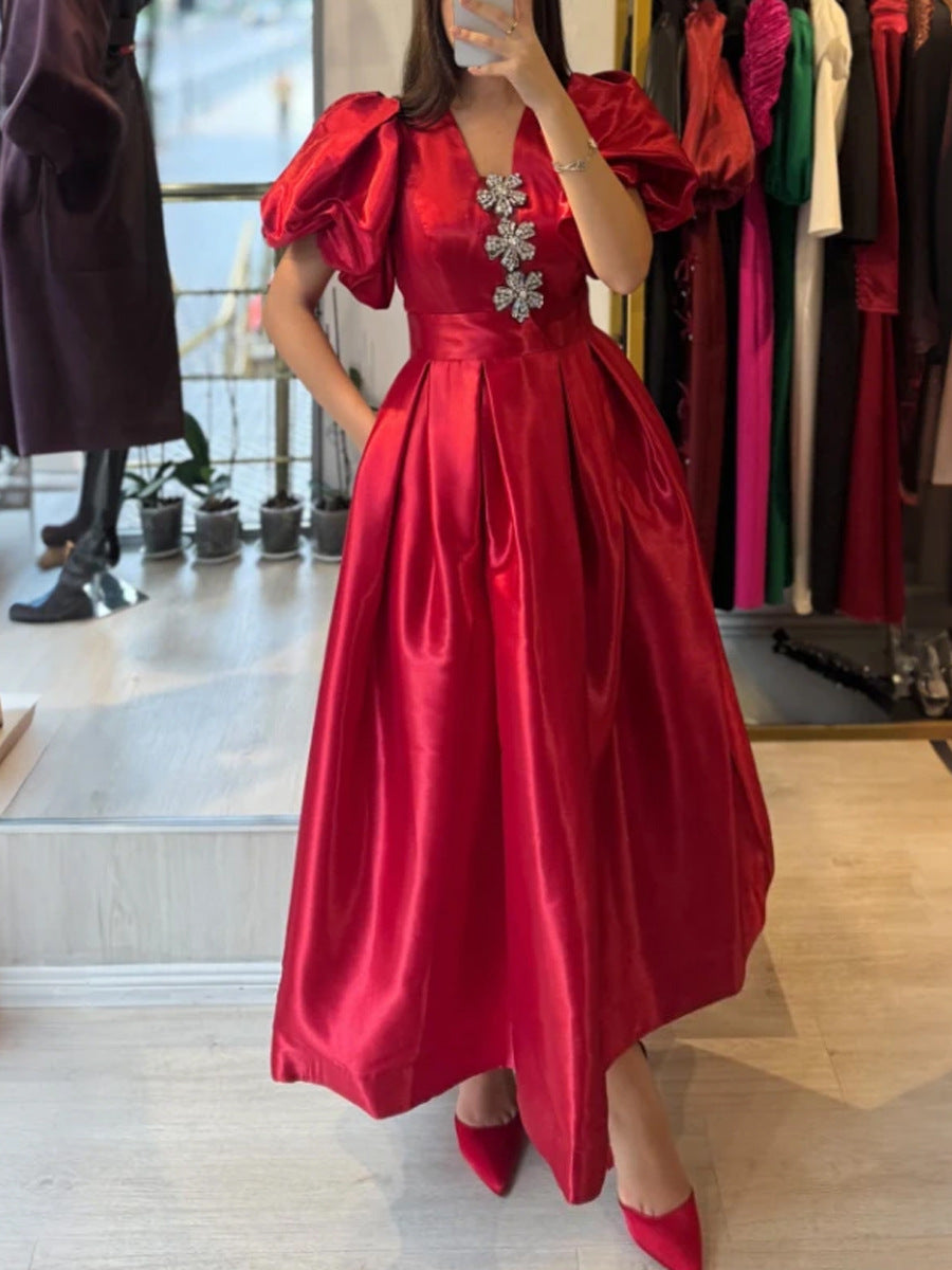 Damen Abendkleid mit schimmerndem Satin und voluminösen Puffärmeln R&B