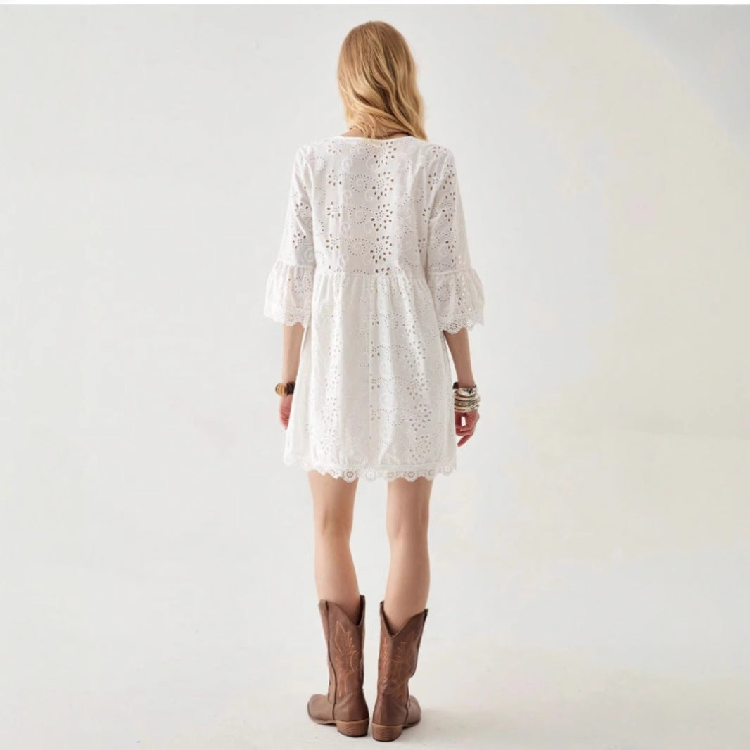 Damen Bluse mit verspieltem Lochmuster und Rüschendetails R&B