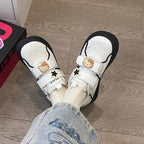 Damen Verspielte Sneaker mit dekorativen Details und Klettverschluss
