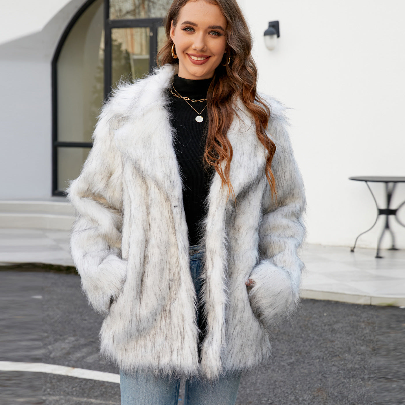 Damen Elegante Kunstpelzjacke mit breitem Revers und lockerer Passform R&B