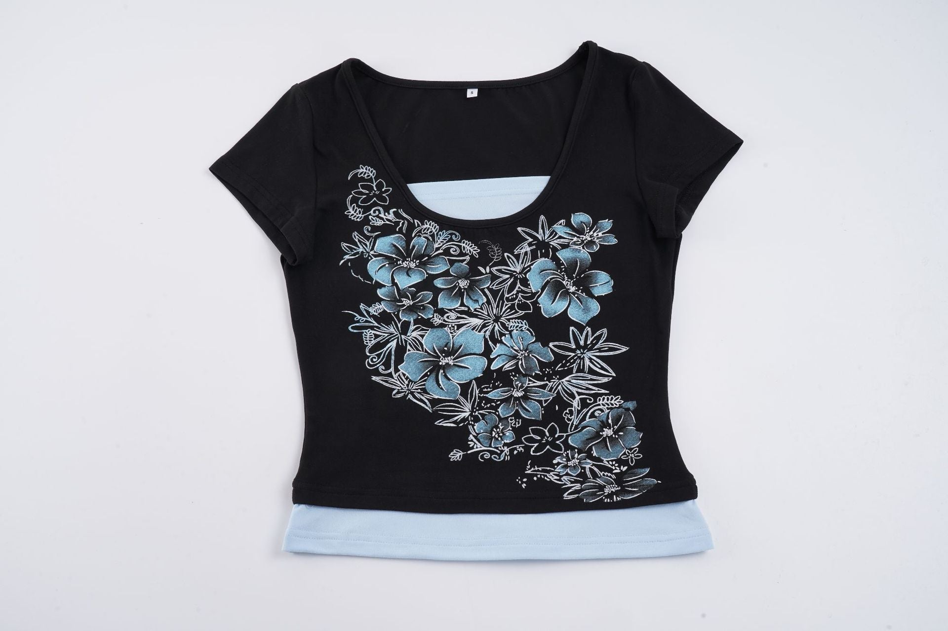 Damen T-Shirt mit floralem Druck und figurbetonendem Schnitt R&B