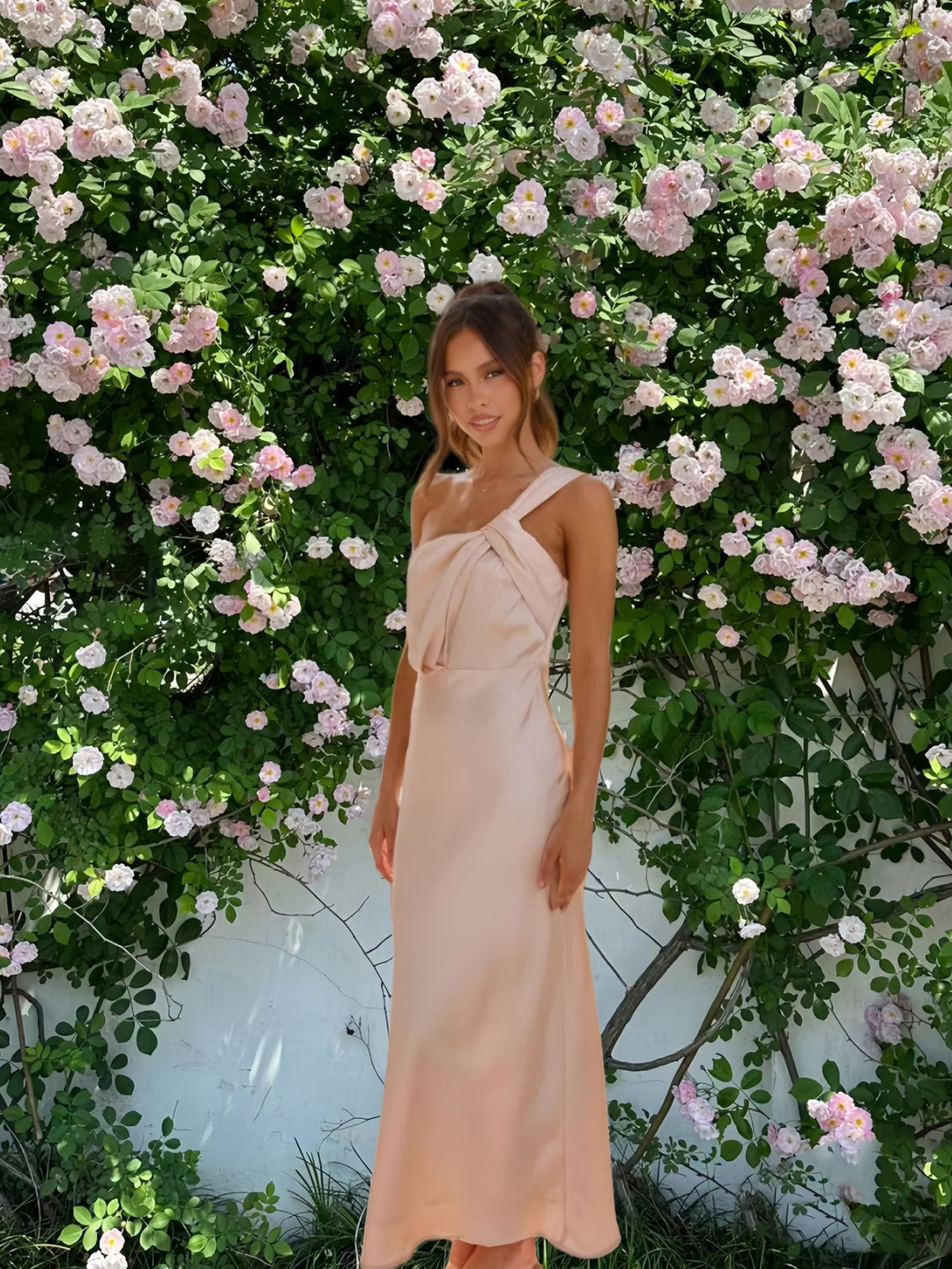 Damen Elegantes Maxikleid mit asymmetrischem Oberteil und schwingendem Saum R&B