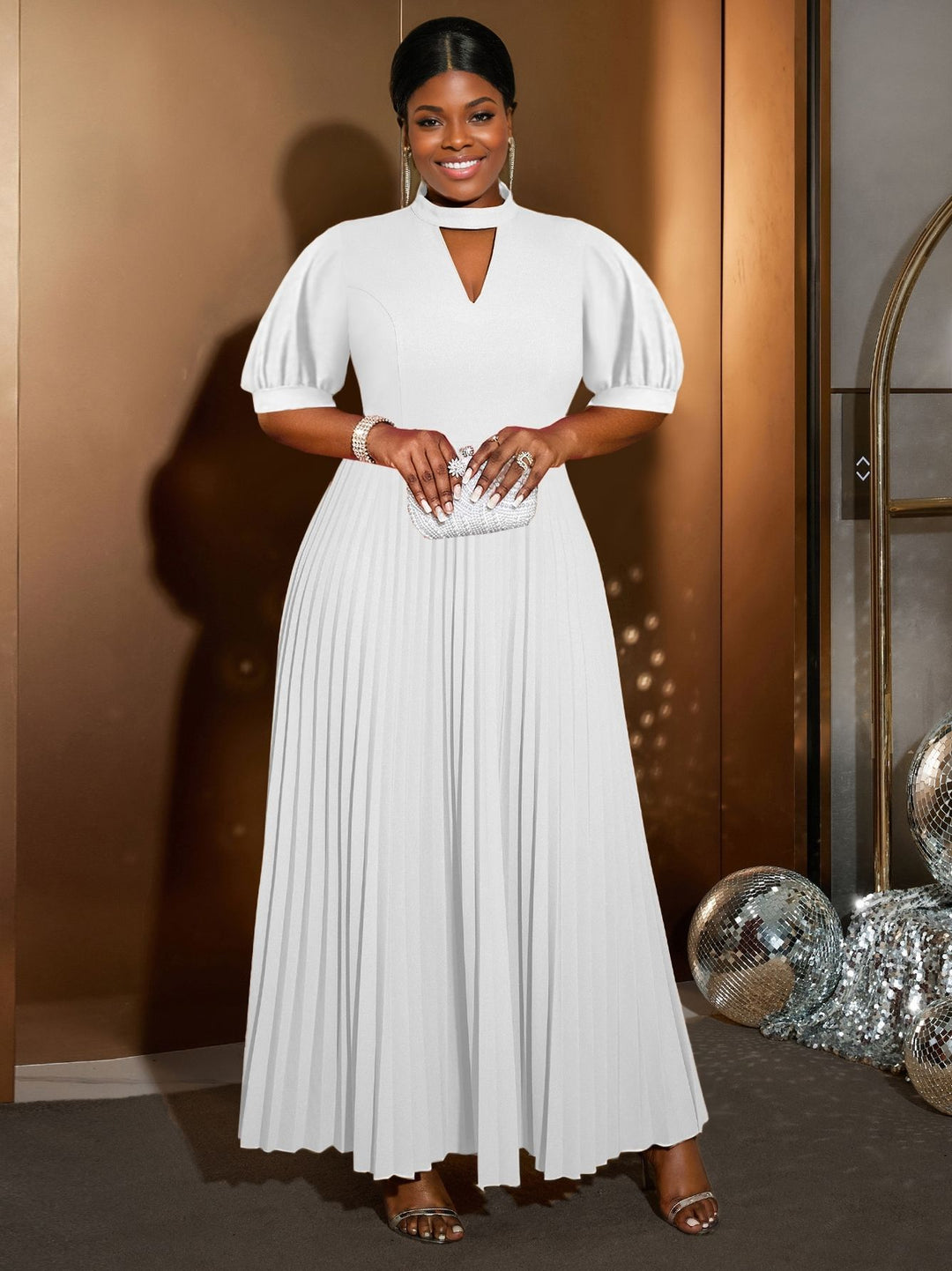 Damen Elegantes Maxikleid mit plissiertem Rock und Schlüsselausschnitt R&B
