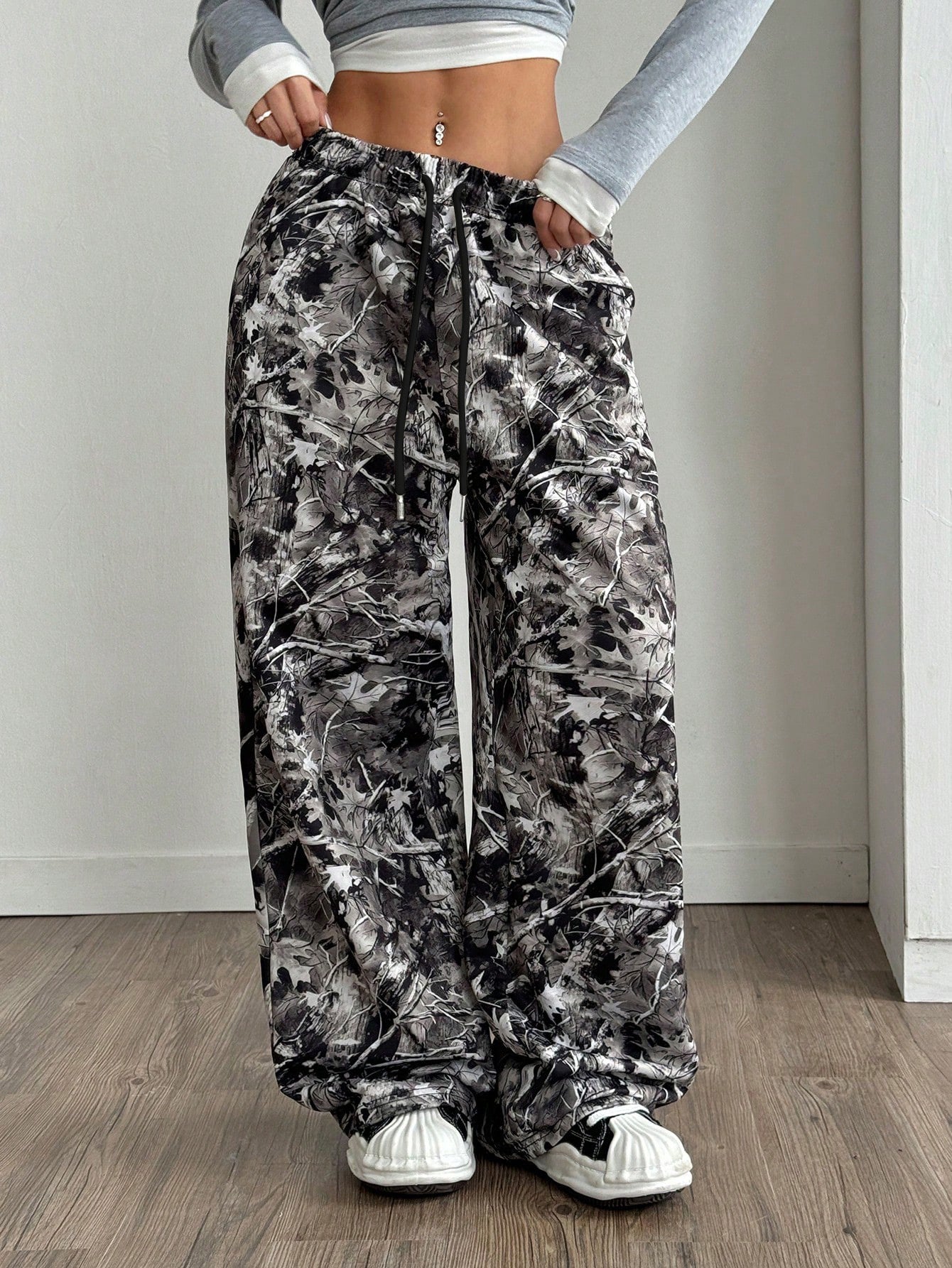 Damen Bequeme Freizeithose mit floralem Design und elastischem Bund R&B