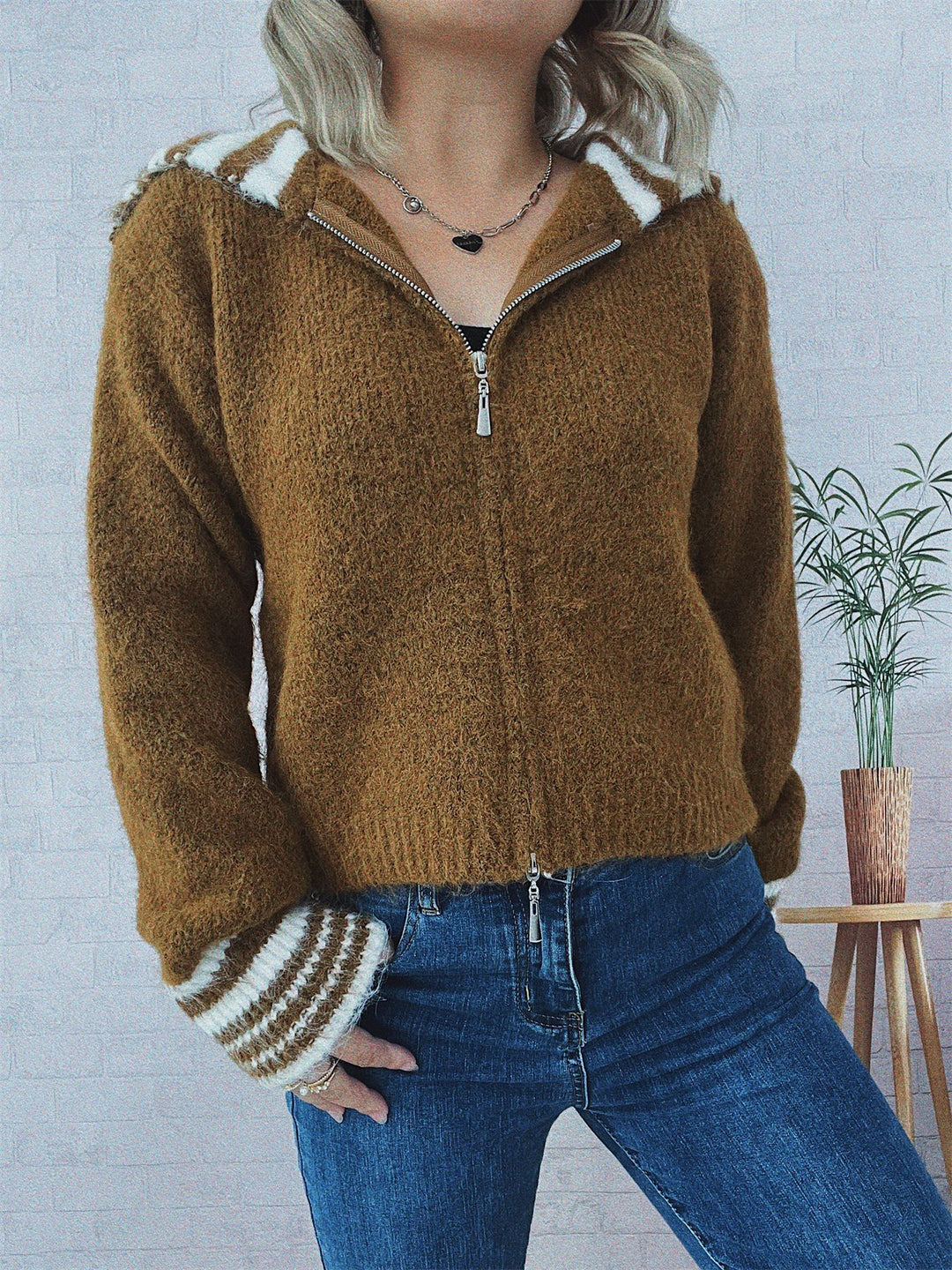 Damen kuschelige Strickjacke mit stilvollem Reißverschluss und modischen Streifen R&B