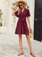 Damen Wickelkleid mit raffinierten Rüschendetails und floralem Relief R&B