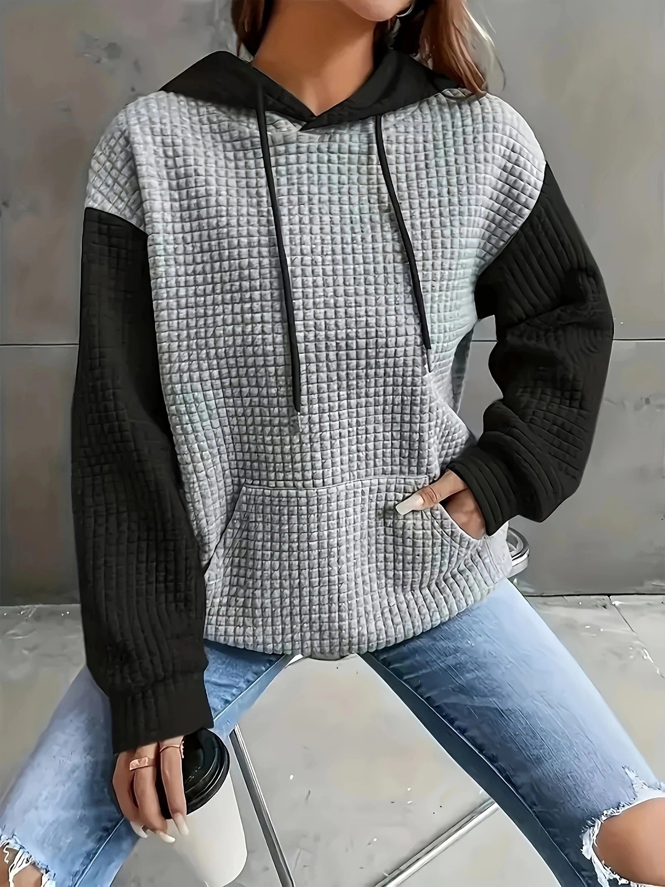 Damen Kapuzenpullover mit strukturiertem Design und praktischen Taschen R&B