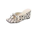 Damen Wedge-Sandalen mit verspieltem Punkten-Design und elegantem Schleifen-Detail EB