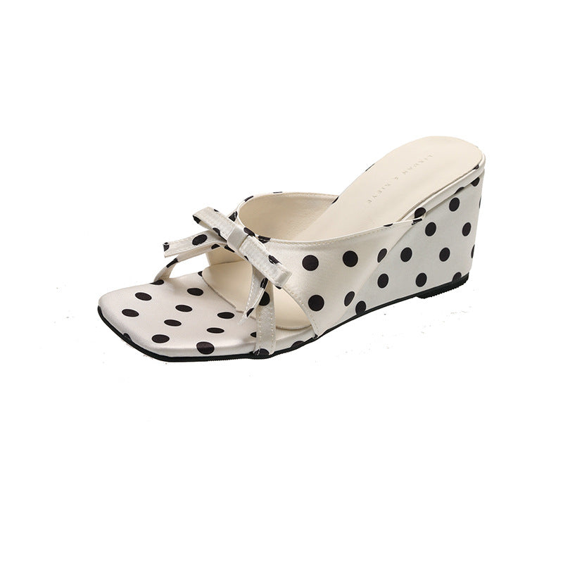 Damen Wedge-Sandalen mit verspieltem Punkten-Design und elegantem Schleifen-Detail EB