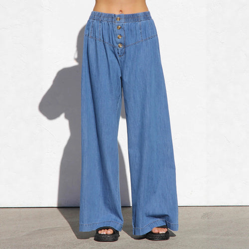 Damen weite Denim-Hotpants mit elastischem Bund und Knopfdetails R&B