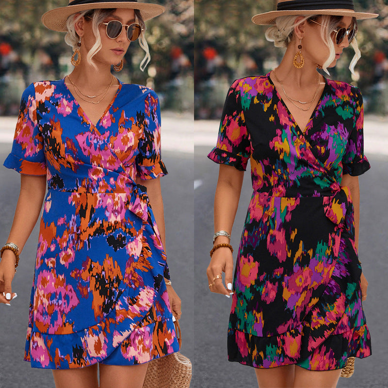 Damen Wickelkleid mit floralen Akzenten und elegantem Taillengurt R&B