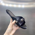 Damen modische Slides mit dekorativen Metallakzenten R&B