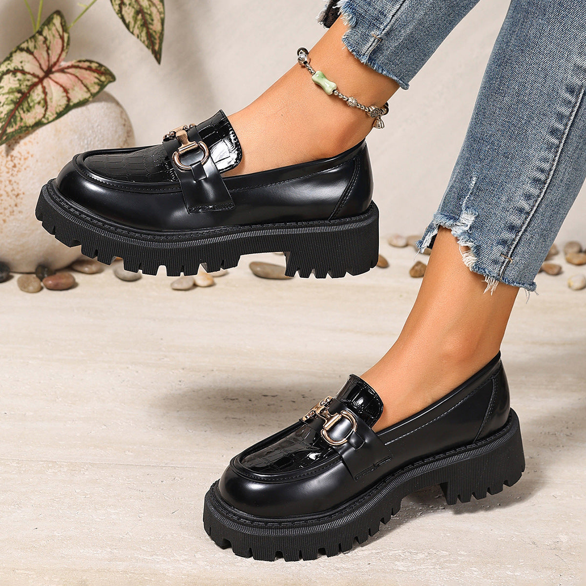 Damen Mokassins mit glänzender Lackoberfläche und robustem Profil R&B