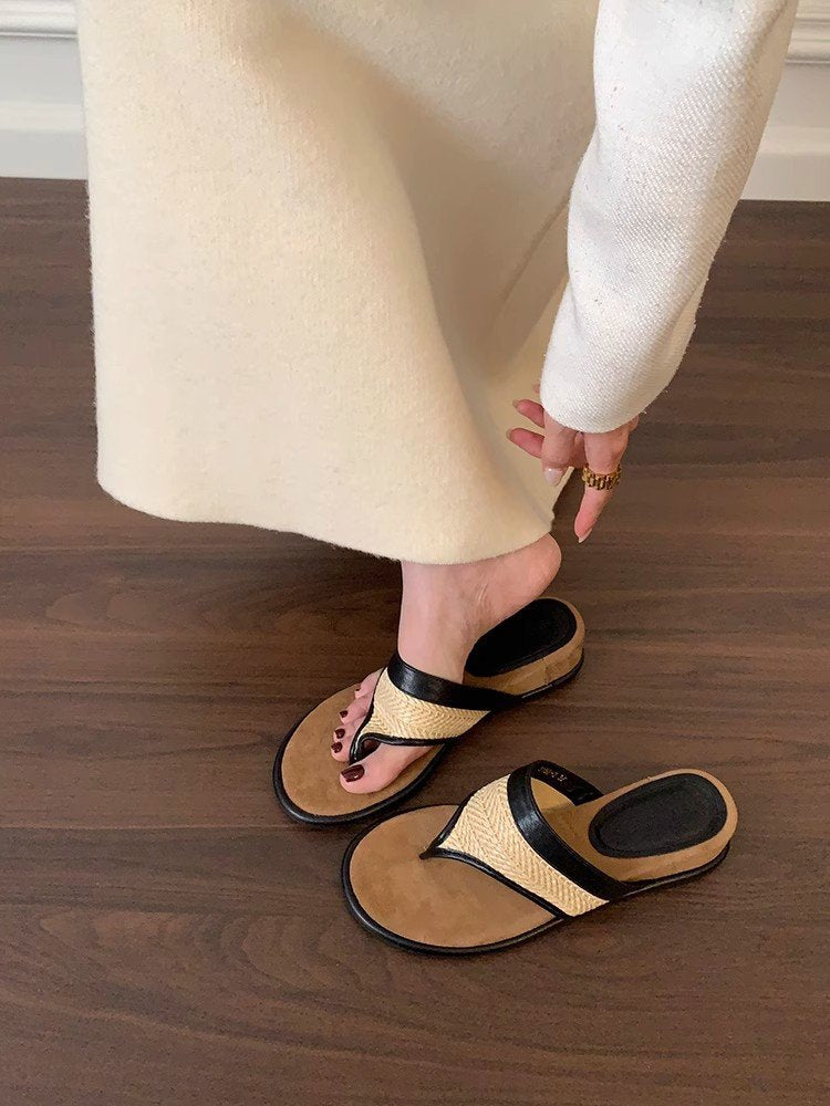 Damen elegante Riemchen-Pantoletten mit gewebtem Detail und komfortablem Fußbett R&B