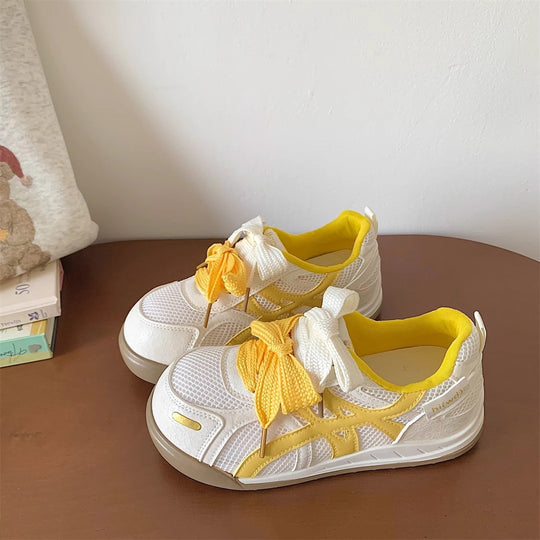 Damen Sportliche Sneaker mit dekorativen Schnürdetails R&B