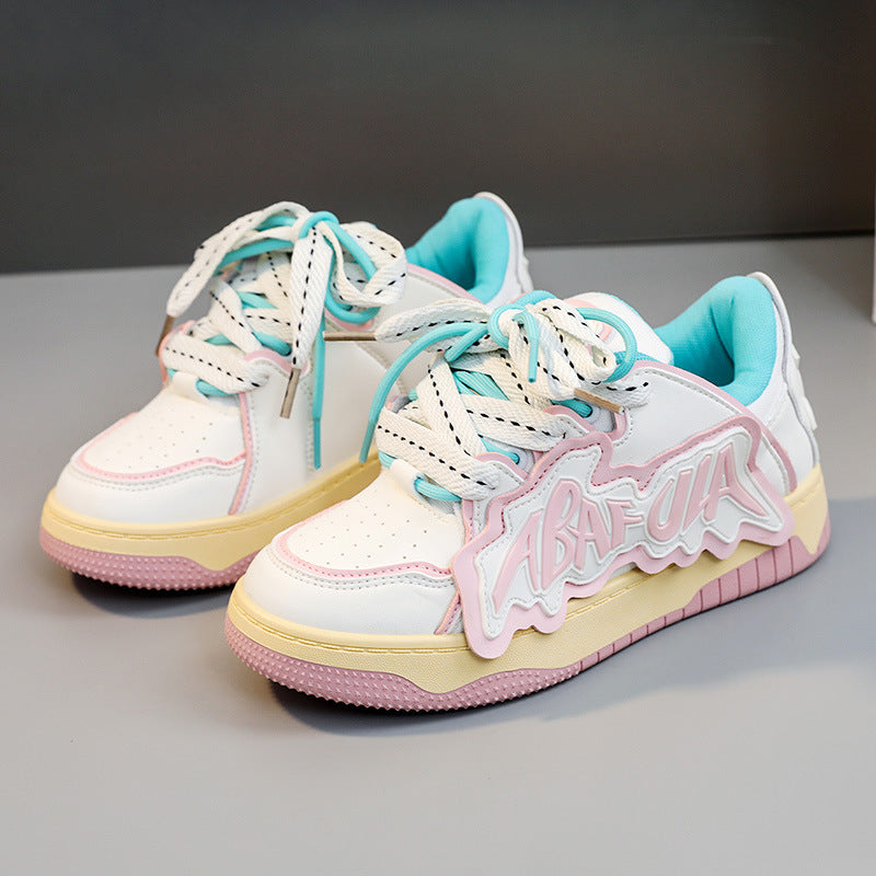 Damen Sneakers mit glänzenden Akzenten und einzigartigem Design R&B