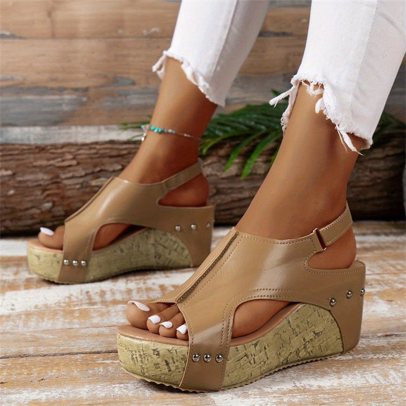 Damen Wedge-Sandaletten mit modernem Cut-Out Design und elastischem Riemen R&B