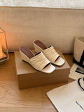 Damen Komfortable Plateau-Sandalen mit geschlossenen Zehen und elegantem Riemen