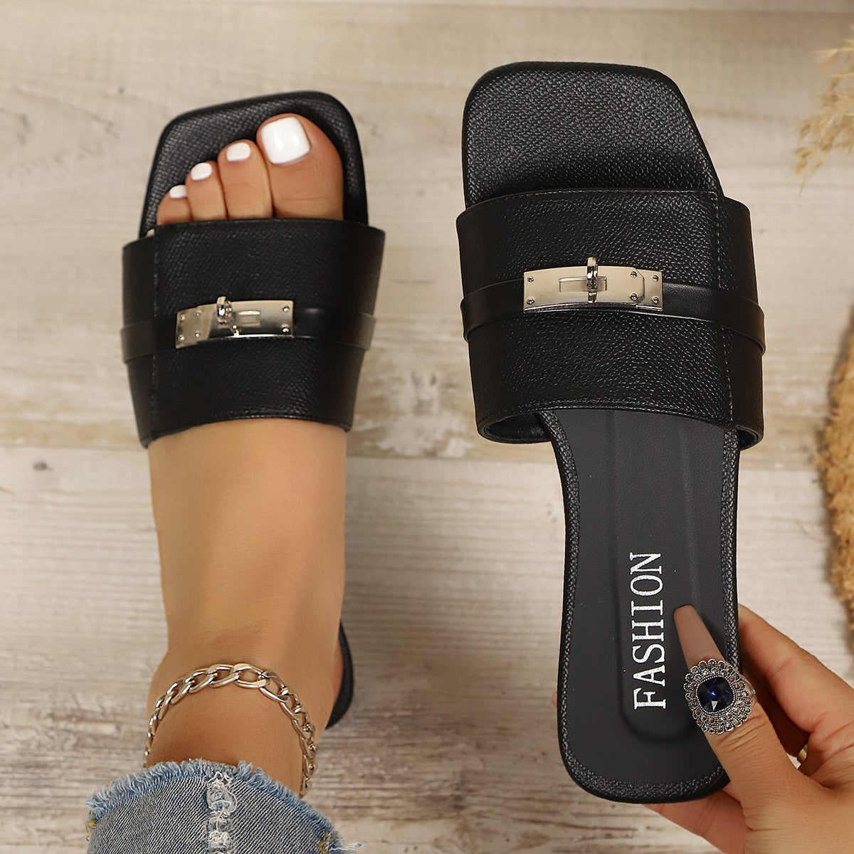 Damen Modische Slidesandalen mit elegantem Riemendesign und komfortabler Polsterung R&B