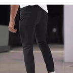Herren modische Chino-Hose mit innovativen Falten und trendigem Slim-Fit Schnitt