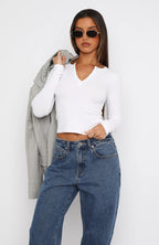 Damen Langarm Crop-Top mit eleganter V-Öffnung und figurbetontem Schnitt R&B
