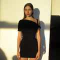 Damen Figurbetontes Minikleid mit asymmetrischem Trägerdesign