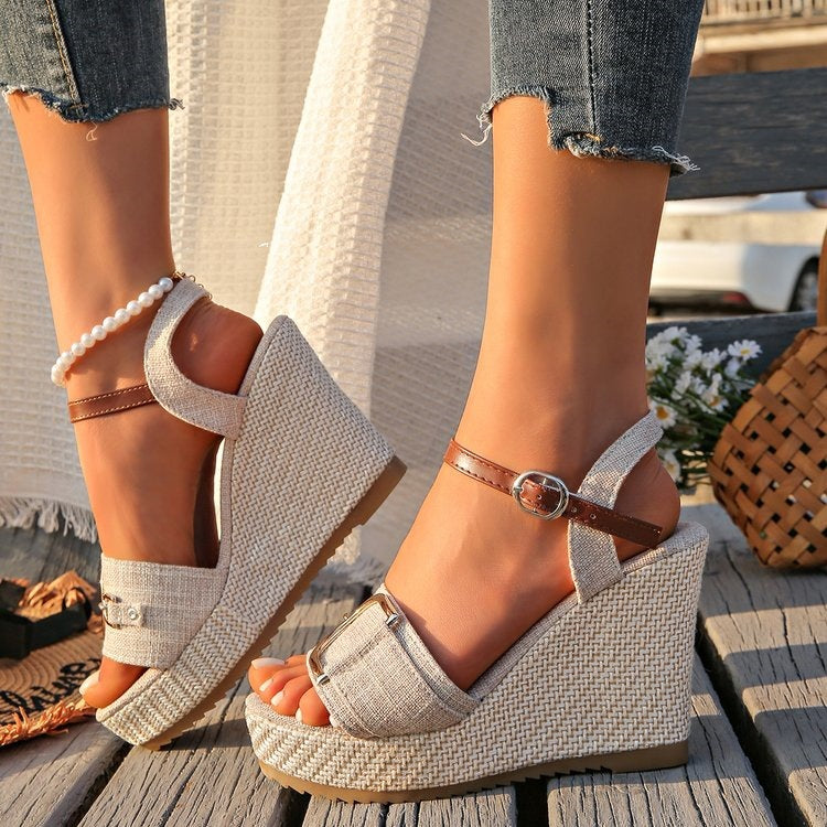 Damen Wedge-Sandalen mit verstellbarem Riemen und eleganter Schnallenapplikation R&B