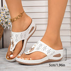 Damen Komfortable Zehentrenner-Sandalen mit modischem Schnitt und ergonomischem Fußbett R&B