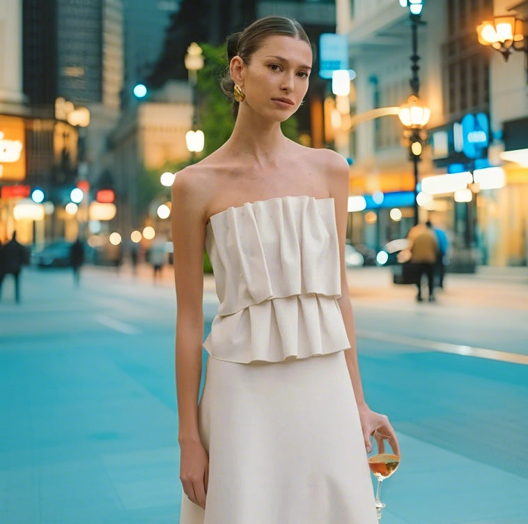 Damen Abendkleid mit schulterfreiem Oberteil und fließendem Saum R&B