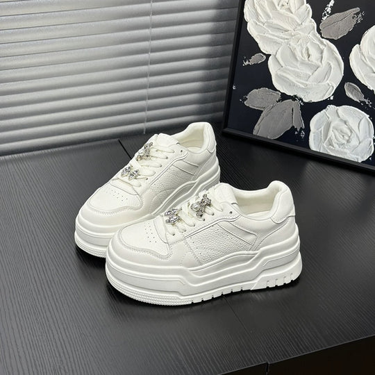 Damen modische Sneaker mit luxuriösem Schmuckdetail und komfortabler Plateau-Sohle R&B