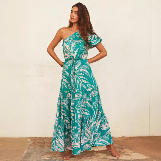 Damen Maxikleid mit asymmetrischem Schnitt und lebhaftem Blattmuster R&B