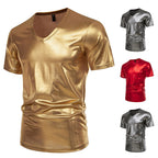 Herren V-Ausschnitt T-Shirt aus glänzendem Material mit persönlichem Stil