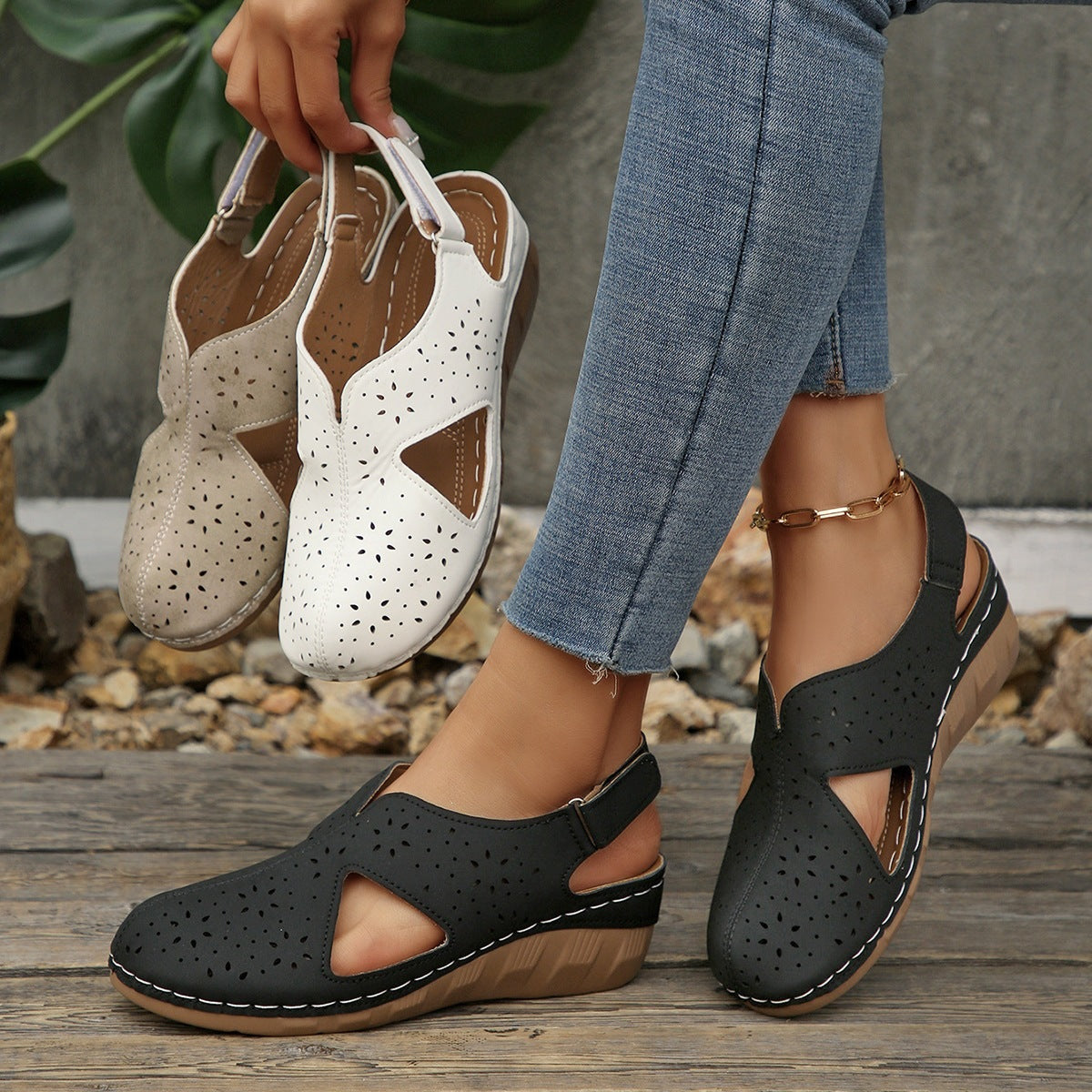Damen Wedge-Pantoletten mit geschlitztem Design und rutschfester Sohle