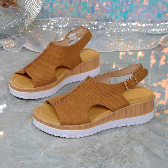 Damen Wedge-Sandalen mit perforiertem Obermaterial und verstellbarem Riemen R&B