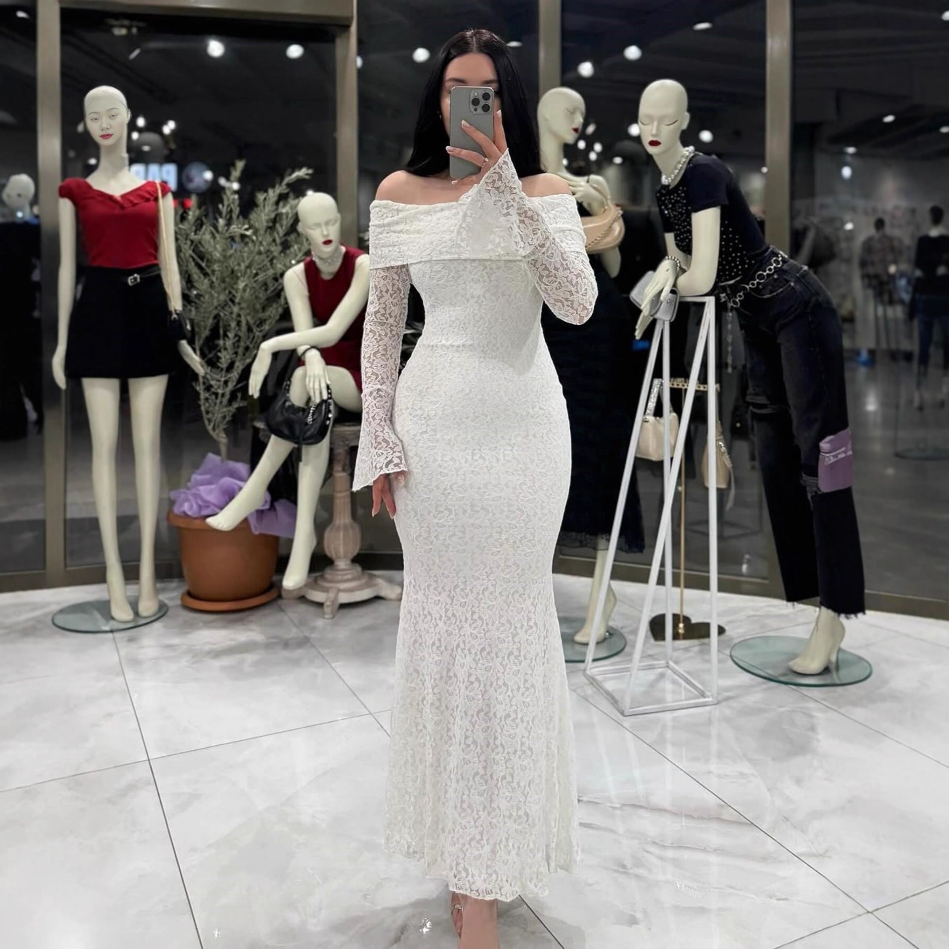 Damen Elegantes Spitzenkleid mit Off-Shoulder Design und Schößchen R&B