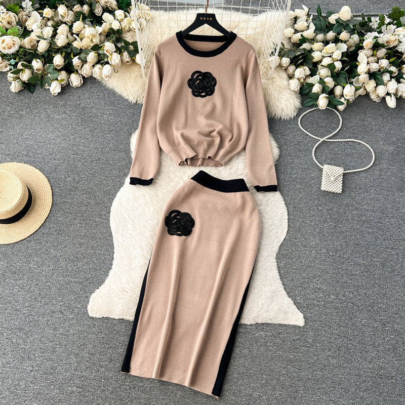 Damen modisches Strickensemble mit applizierten Blumen R&B