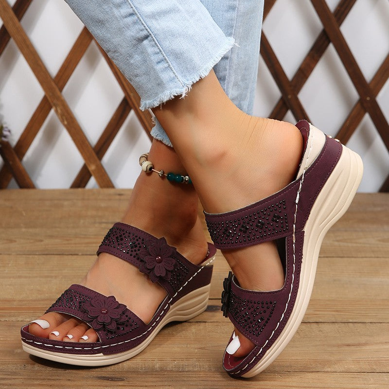 Damen Komfortable Wedge-Pantoletten mit floralem Dekor R&B