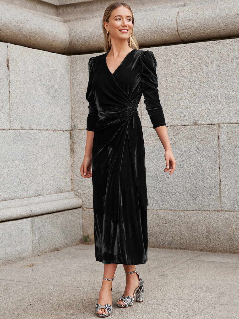 Damen Elegantes Wickelkleid mit Puffärmeln und Goldakzenten R&B