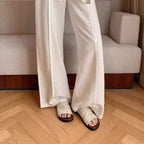 Damen Komfortable Zehentrenner-Sandalen mit breitem Riemendesign und ergonomischem Fußbett R&B