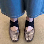 Damen Ballerina-Schuhe mit modischem Kreuzriemen und glänzender Oberfläche