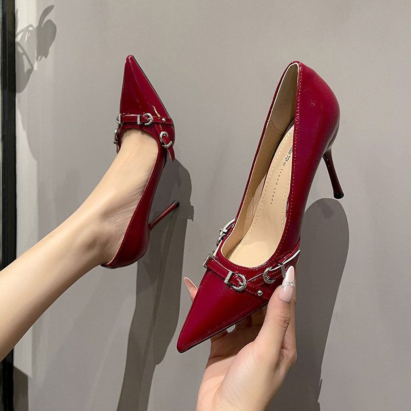 Damen stilvolle spitze High Heels mit dekorativen Schnallen R&B